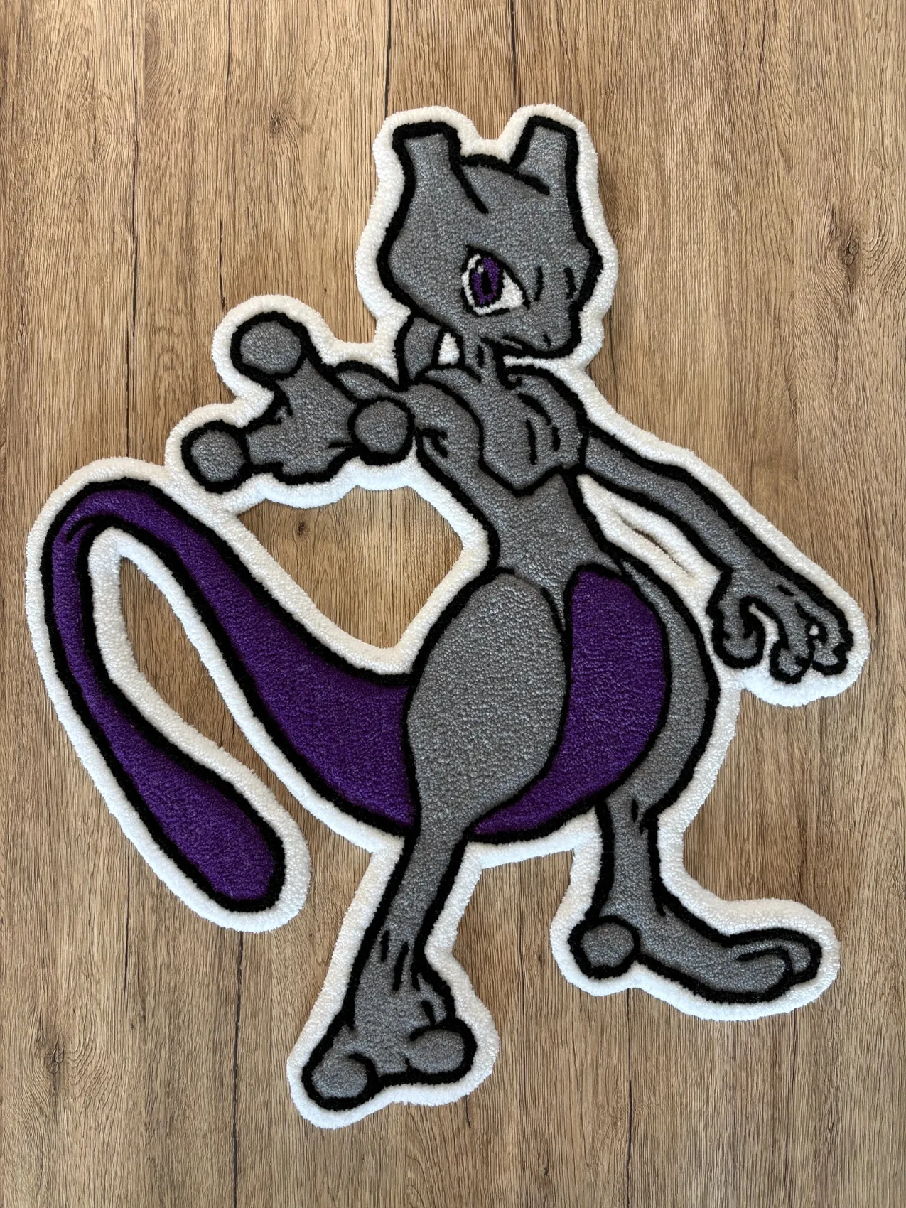 Mewtwo — création tuftée Bruyère Avenue